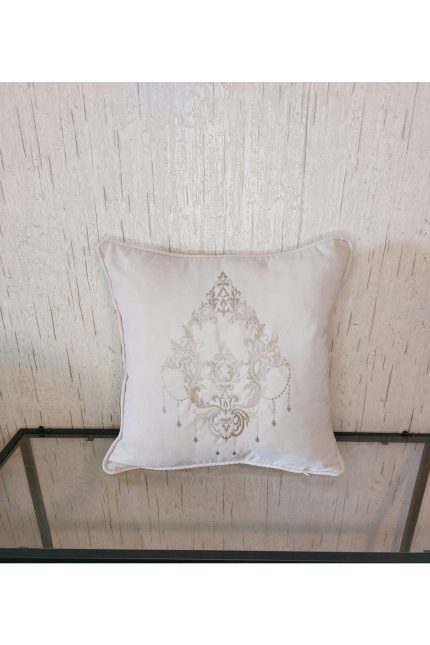 Nakışlı Kırlent Kılıfı Damask Model Işlemeli Biyeli