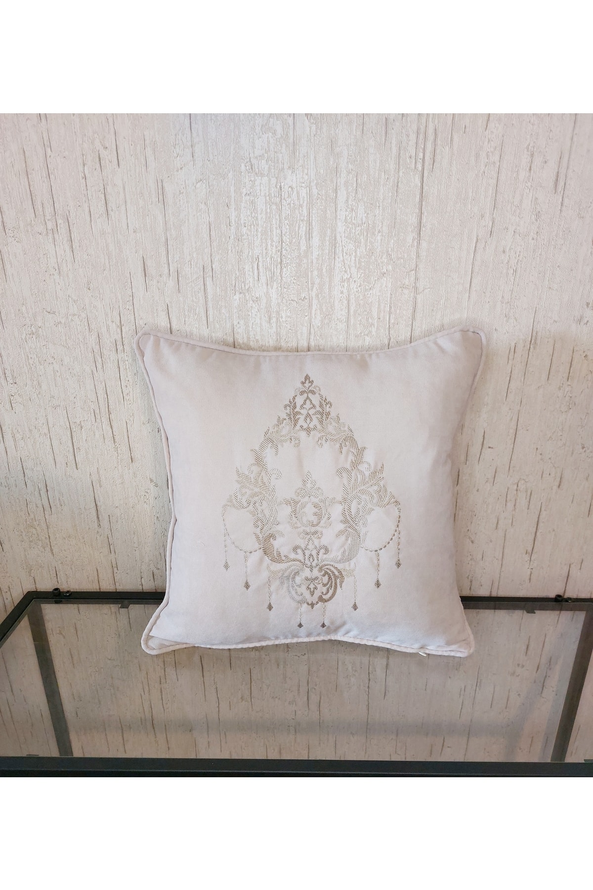 1_org_zoom Nakışlı Kırlent Kılıfı Damask Model Işlemeli Biyeli - Görsel 1